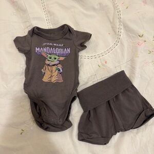 H&M Gray Baby Bodysuit & Shorts Set with Grogu Graphic